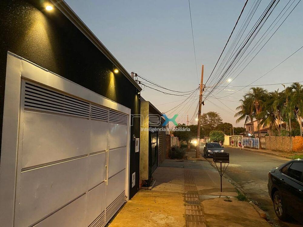 Casa à venda com 3 quartos, 196m² - Foto 2