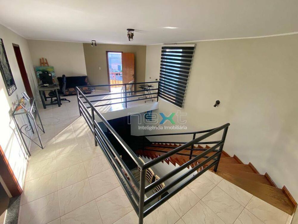 Casa, 5 quartos, 307 m² - Foto 3