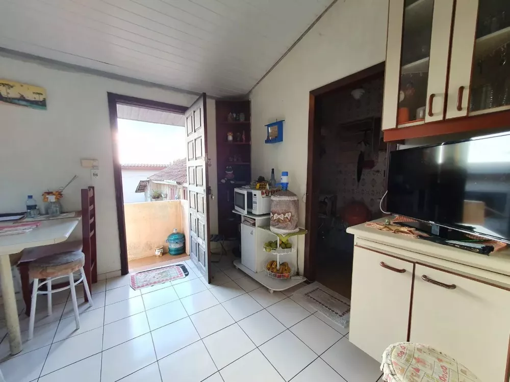 Casa à venda com 3 quartos, 270m² - Foto 7