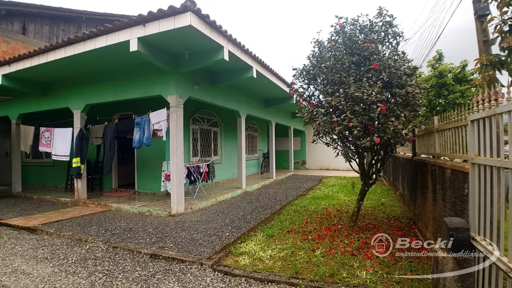 Casa à venda com 3 quartos, 195m² - Foto 2