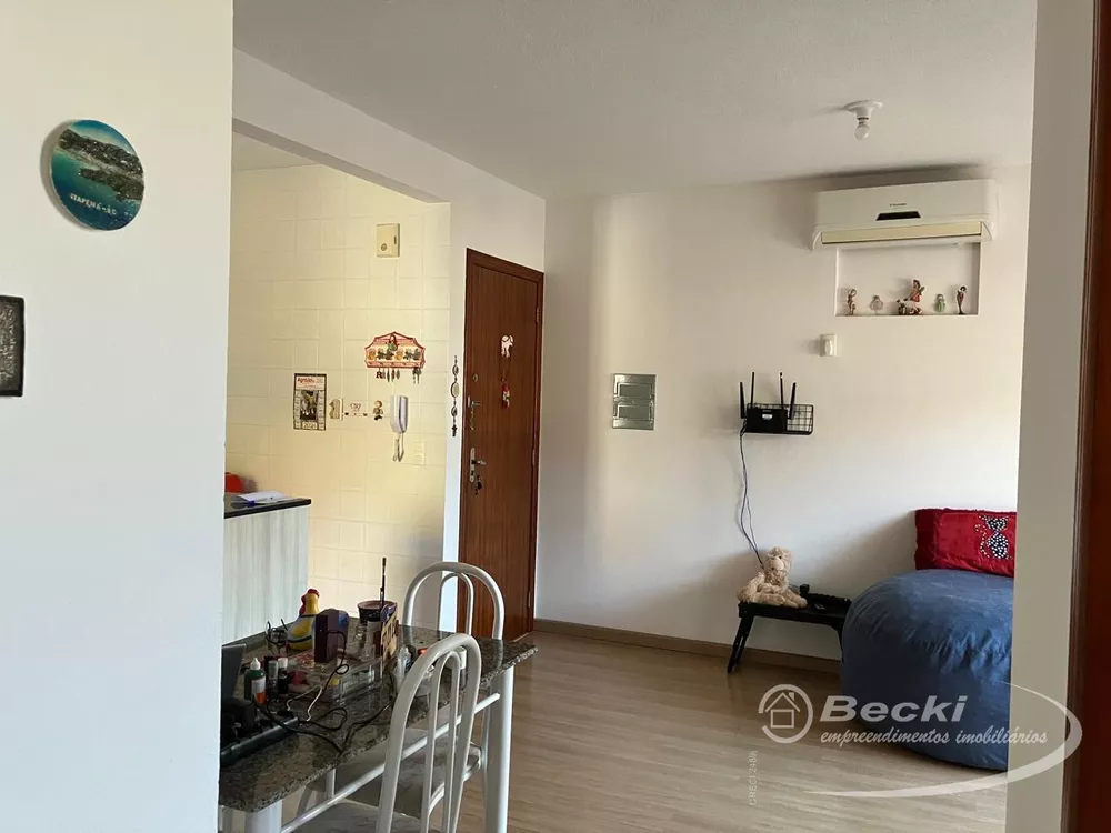 Apartamento à venda com 3 quartos, 57m² - Foto 2