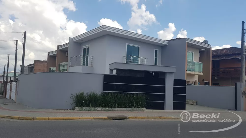 Casa para alugar com 2 quartos, 80m² - Foto 1