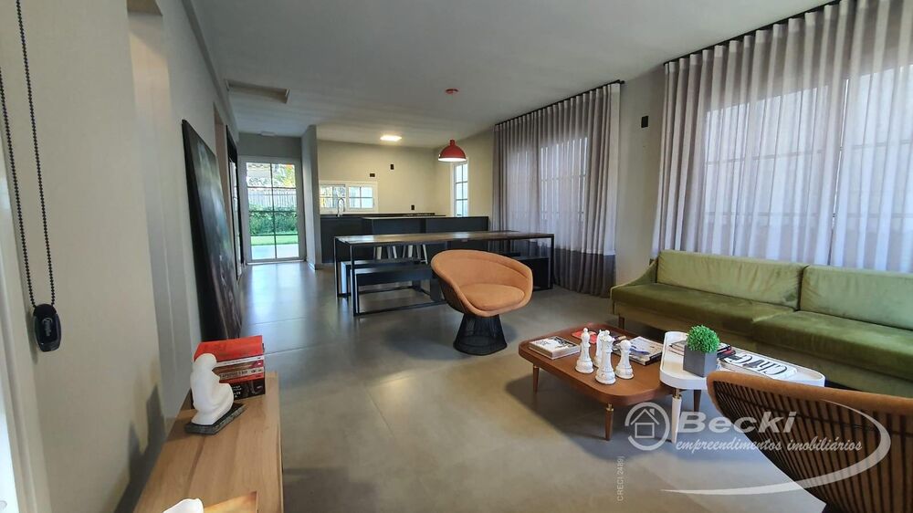 Casa, 3 quartos, 265 m² - Foto 1