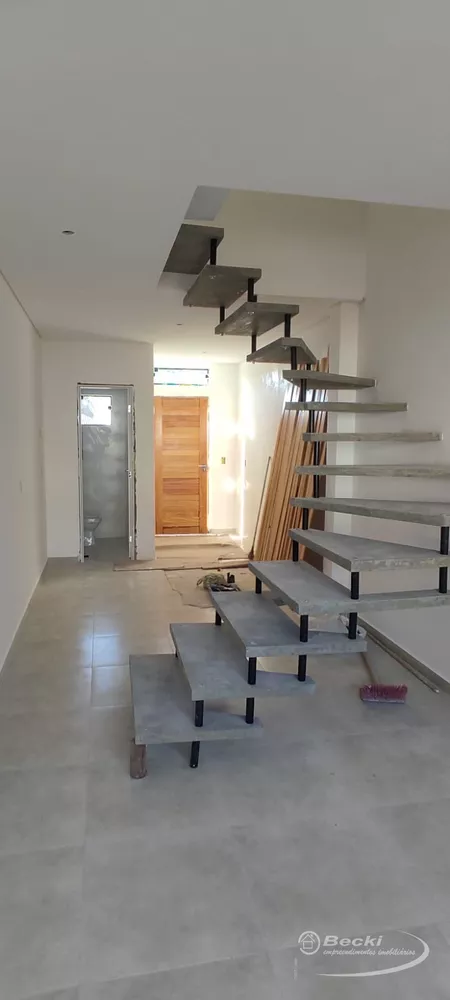 Casa à venda com 2 quartos, 52m² - Foto 11