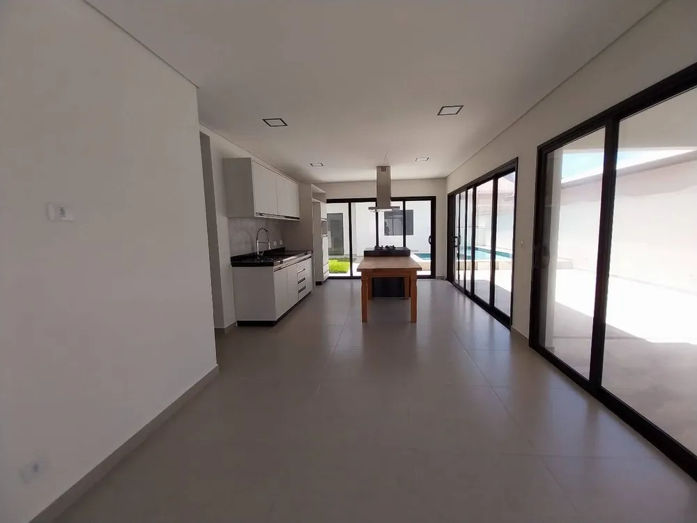 Casa, 4 quartos, 264 m² - Foto 1