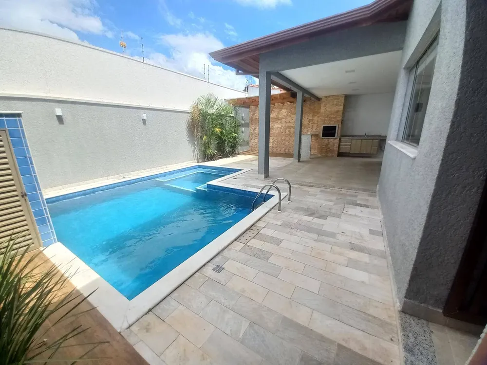 Casa, 4 quartos, 215 m² - Foto 2