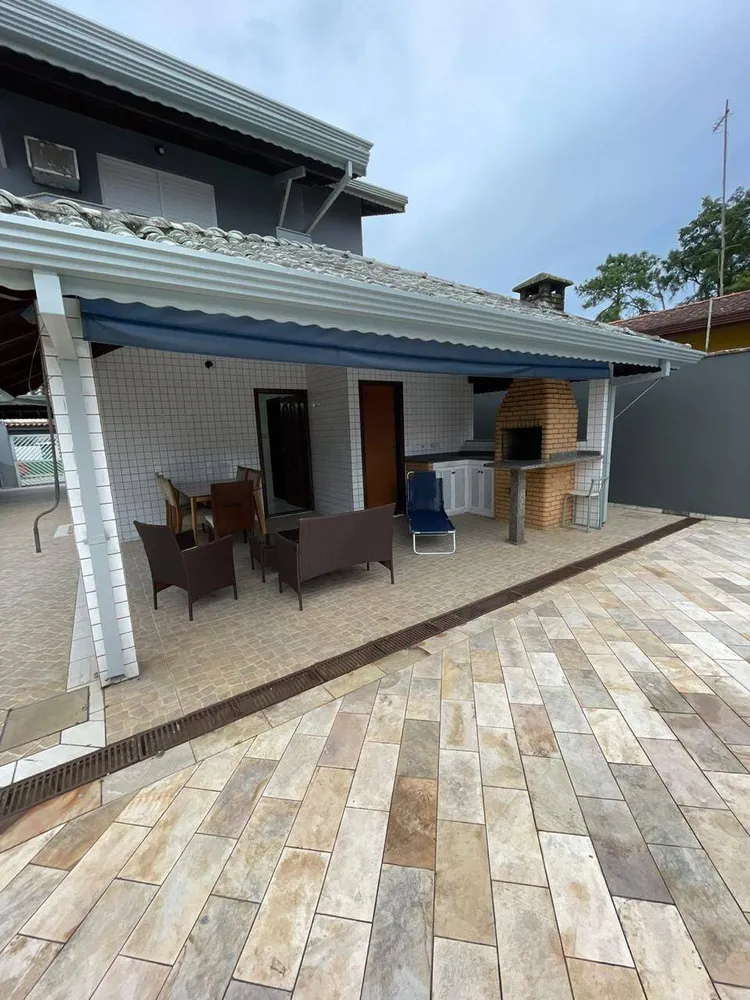 Casa, 4 quartos, 196 m² - Foto 1