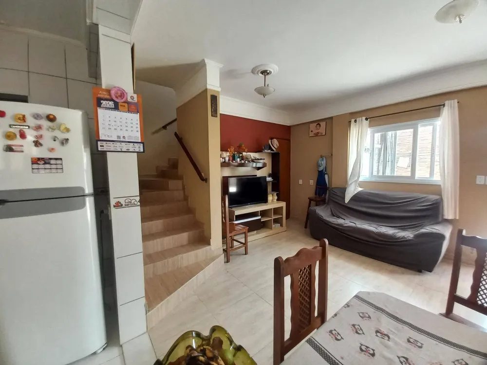 Casa, 3 quartos, 252 m² - Foto 1