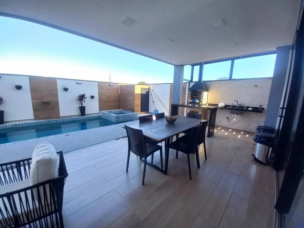 Casa, 5 quartos, 247 m² - Foto 2