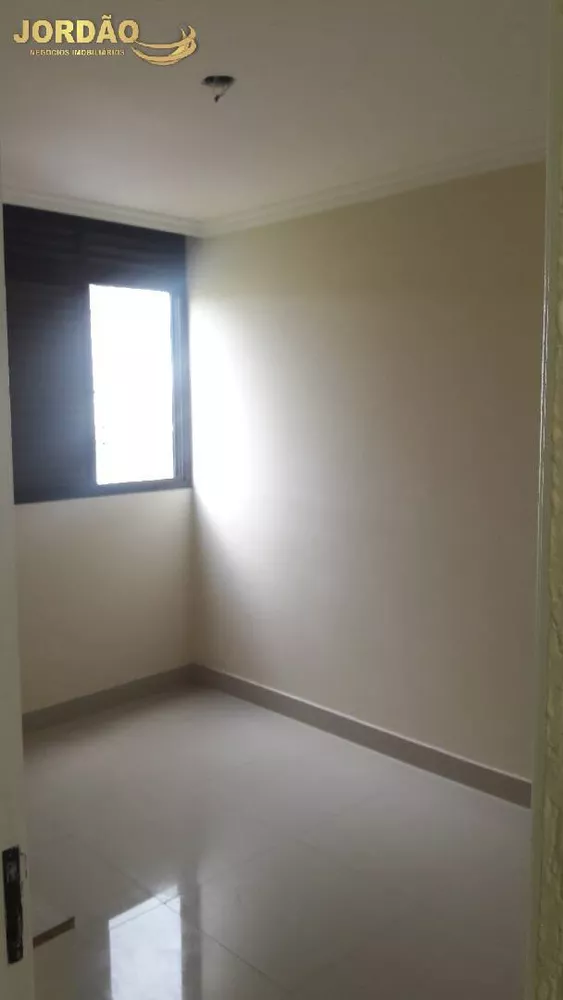 Apartamento para alugar com 3 quartos, 75m² - Foto 3