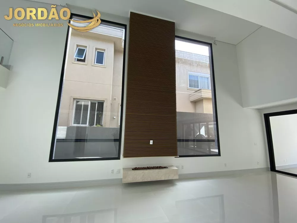 Casa de Condomínio à venda com 4 quartos, 390m² - Foto 3