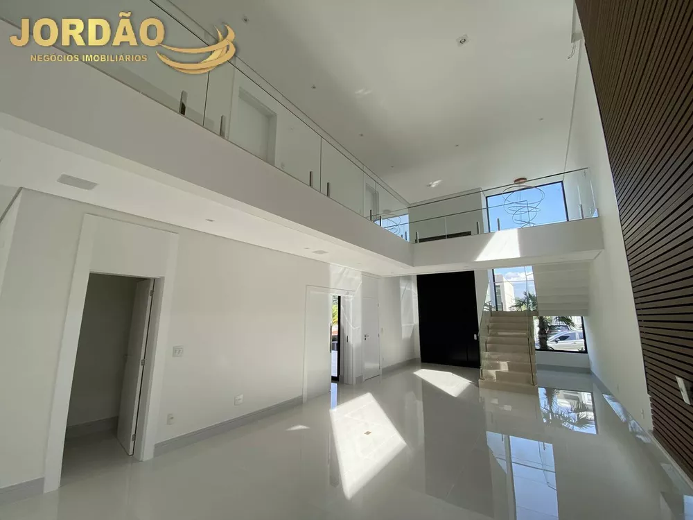 Casa de Condomínio à venda com 4 quartos, 390m² - Foto 2