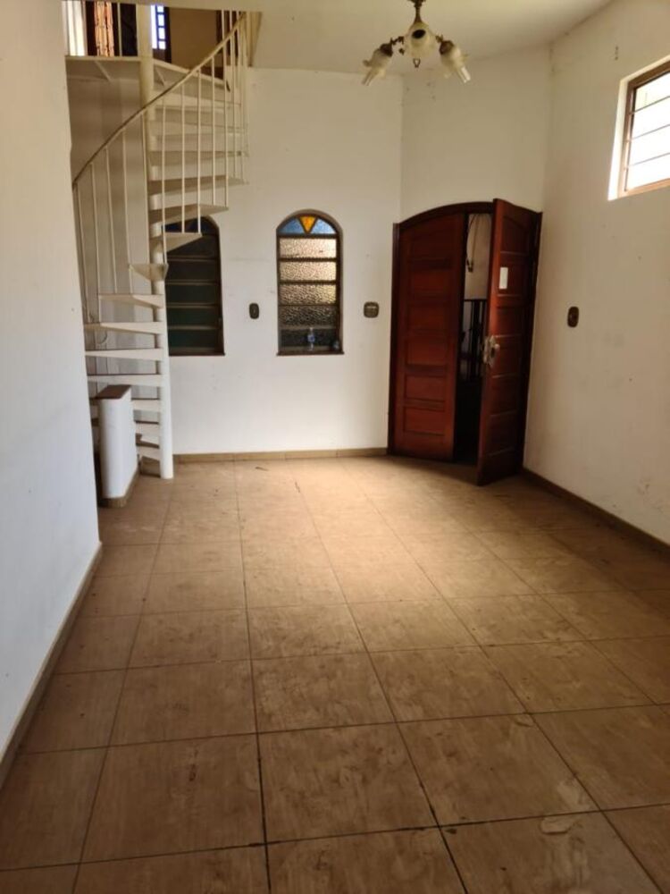 Casa, 4 quartos, 226 m² - Foto 1
