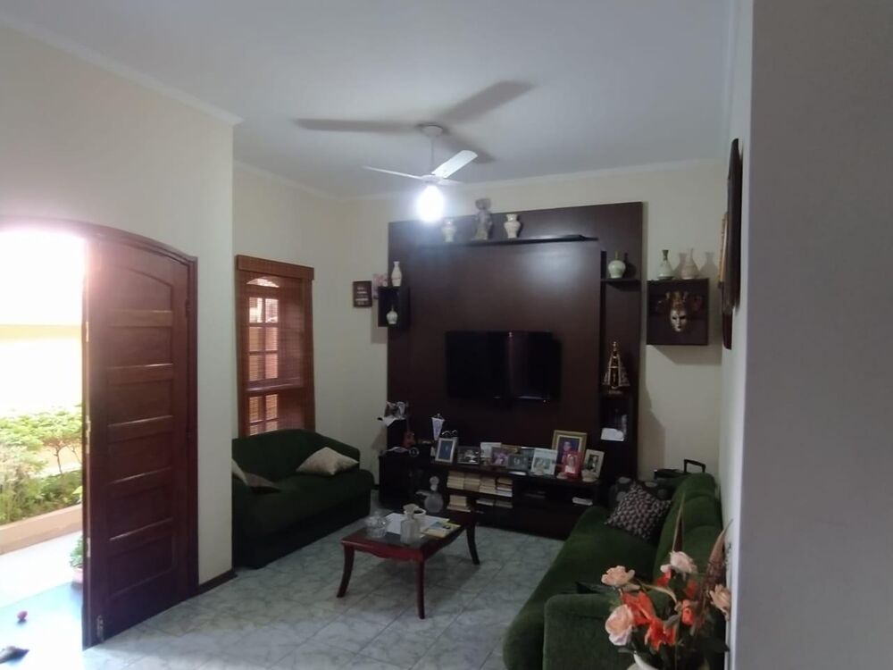 Casa, 3 quartos, 241 m² - Foto 3