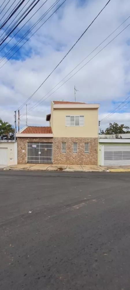 Casa à venda com 3 quartos, 135m² - Foto 2