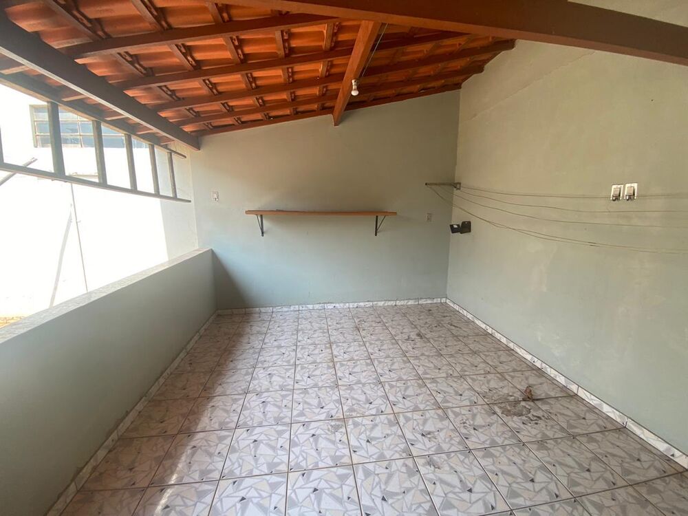 Casa à venda com 2 quartos, 222m² - Foto 9