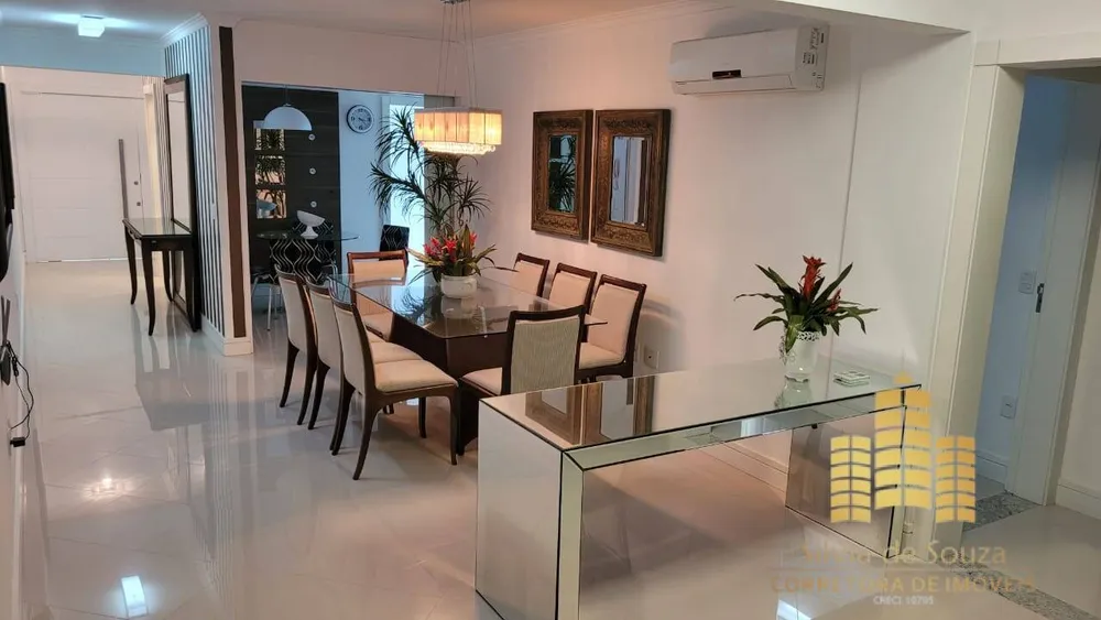 Apartamento, 3 quartos, 220 m² - Foto 1