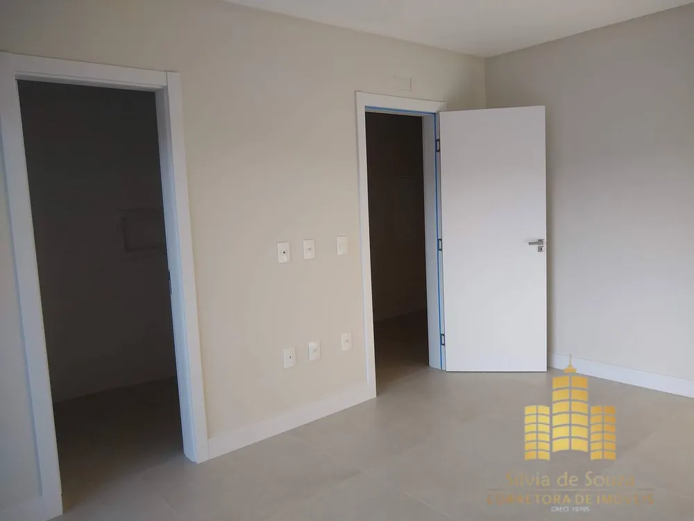 Apartamento, 3 quartos, 221 m² - Foto 1
