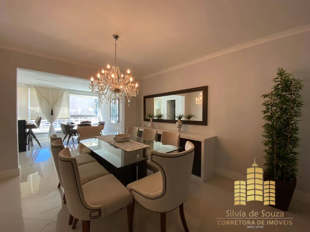 Apartamento, 3 quartos, 220 m² - Foto 1