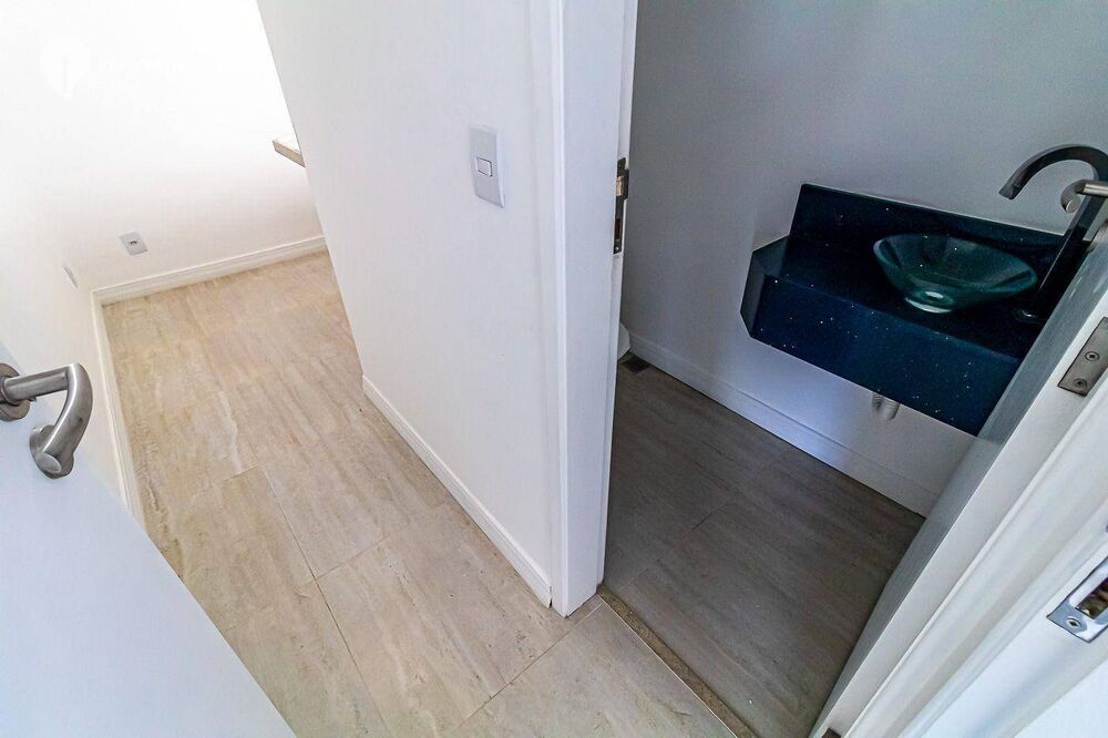 Casa de Condomínio à venda com 4 quartos, 436m² - Foto 4