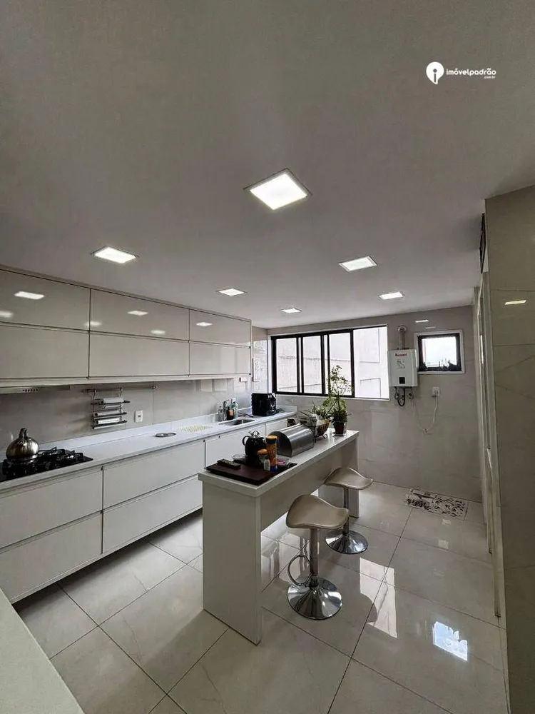 Apartamento, 3 quartos, 187 m² - Foto 1