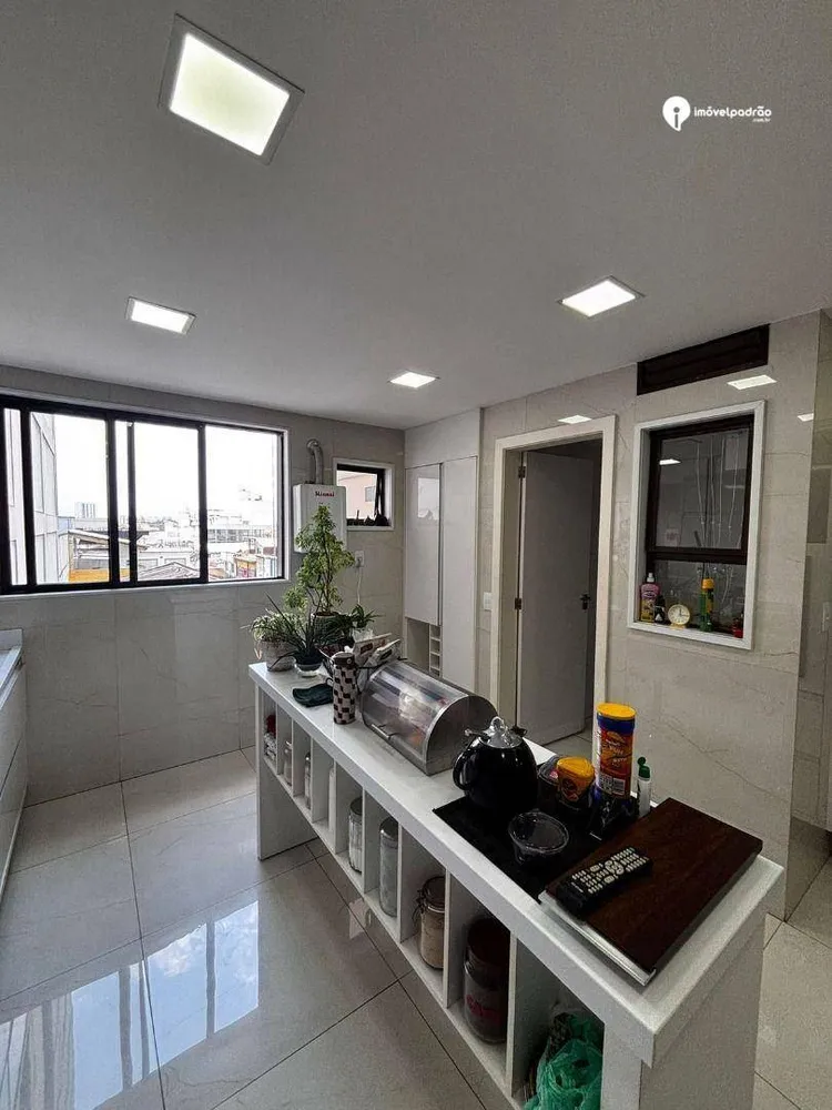 Apartamento, 3 quartos, 187 m² - Foto 2