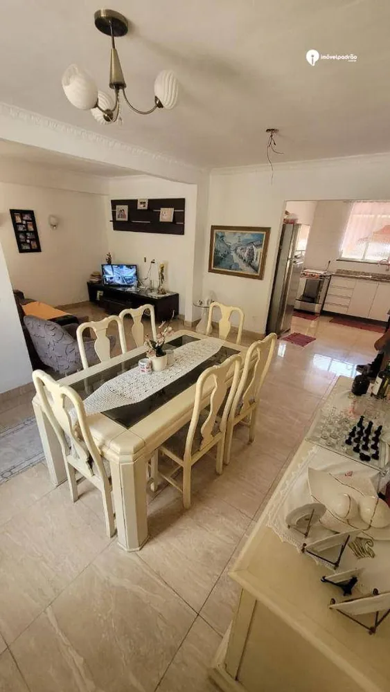 Casa, 2 quartos, 220 m² - Foto 1