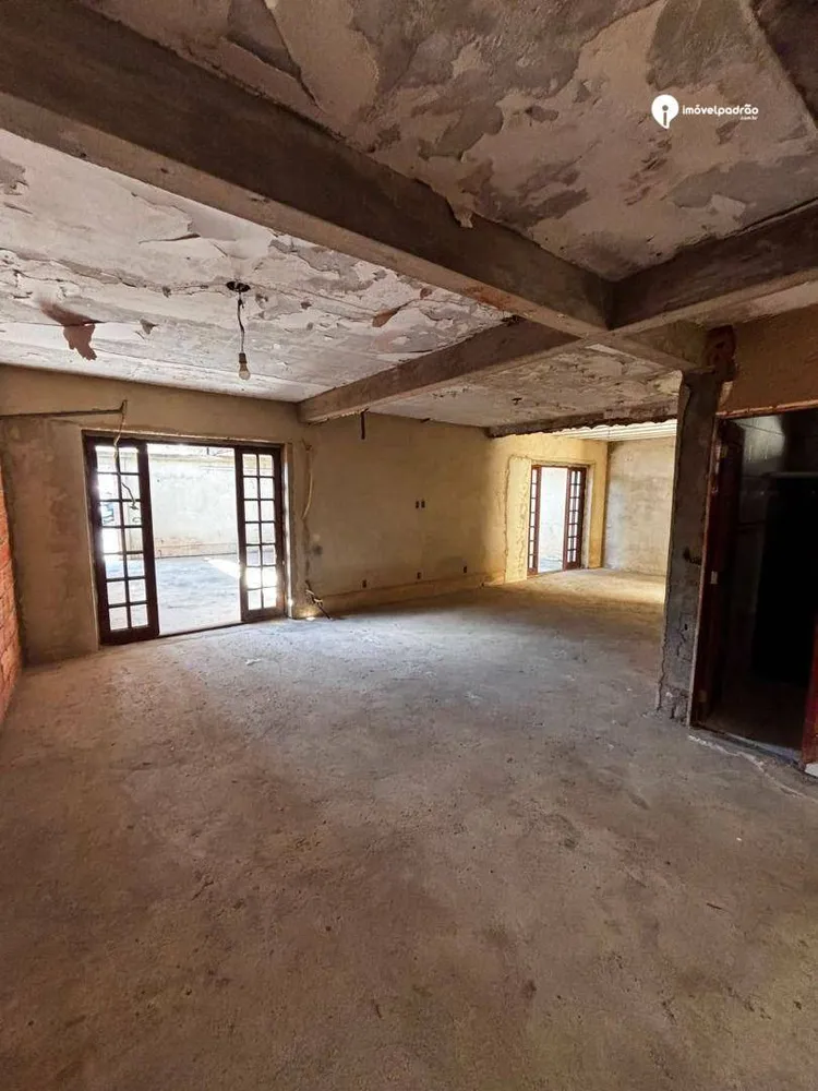 Casa, 3 quartos, 250 m² - Foto 6
