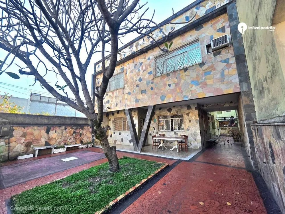 Casa, 4 quartos, 200 m² - Foto 1