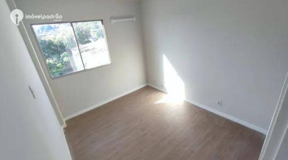 Apartamento à venda com 2 quartos, 72m² - Foto 4