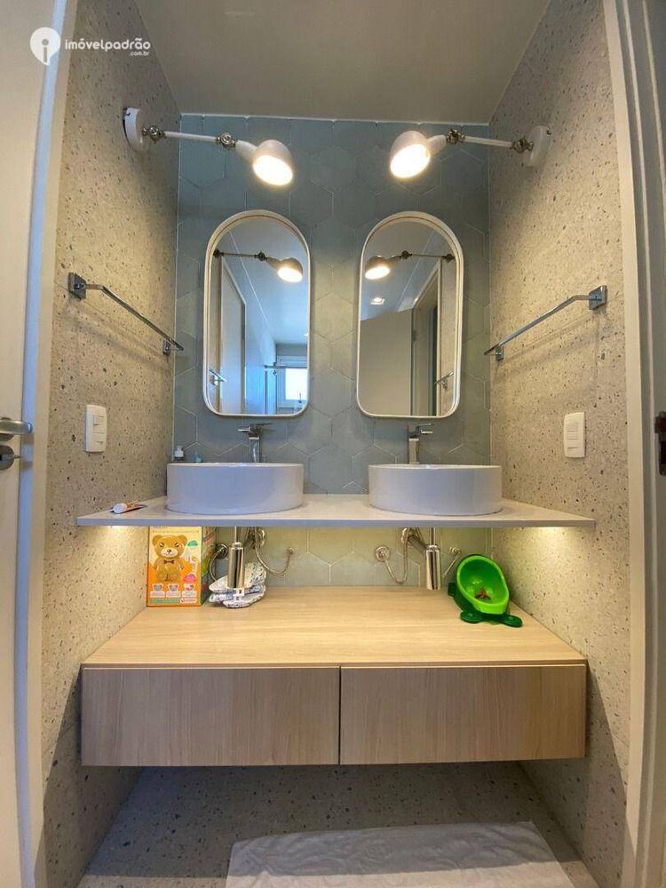 Apartamento para alugar com 4 quartos, 109m² - Foto 1
