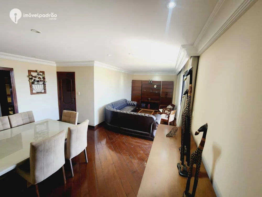 Apartamento, 3 quartos, 240 m² - Foto 1