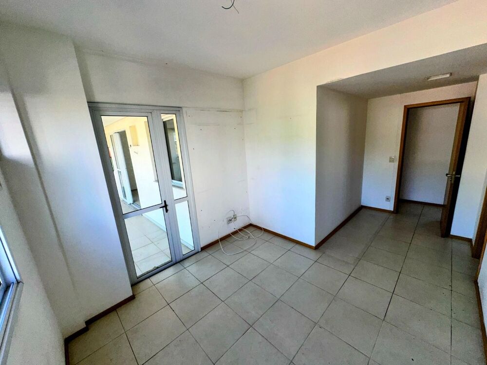 Apartamento para alugar com 4 quartos, 125m² - Foto 2