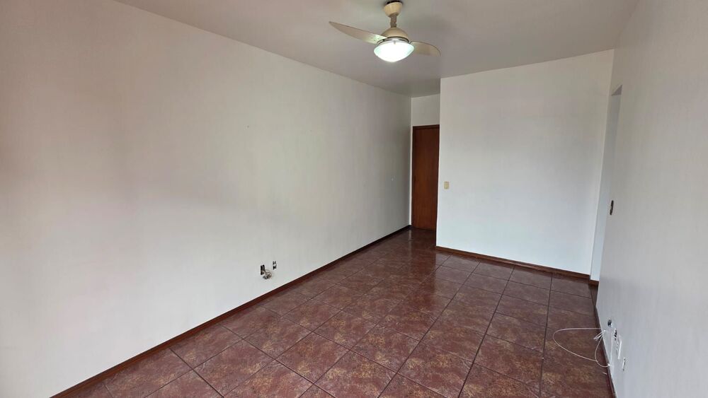 Apartamento para alugar com 3 quartos, 90m² - Foto 4