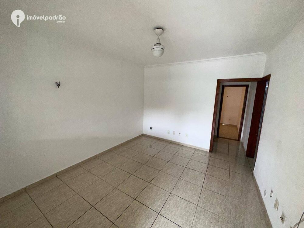 Casa à venda com 3 quartos, 150m² - Foto 4