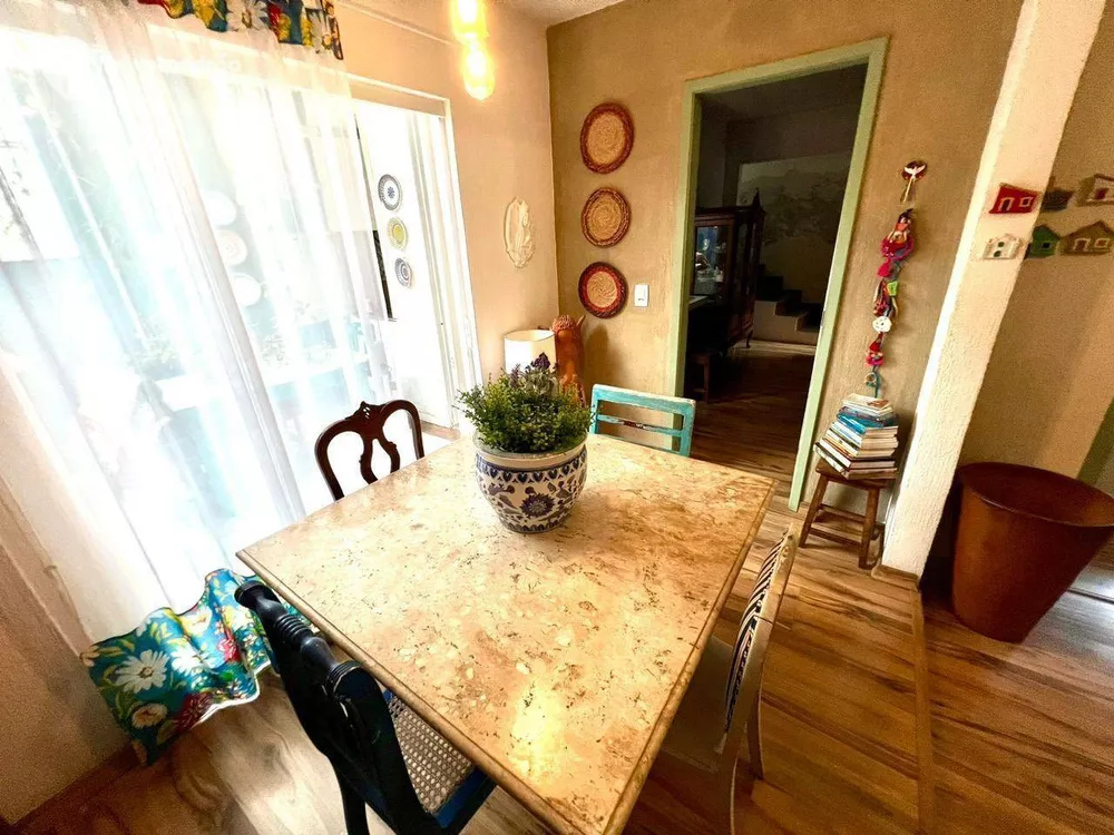 Casa, 4 quartos, 175 m² - Foto 1