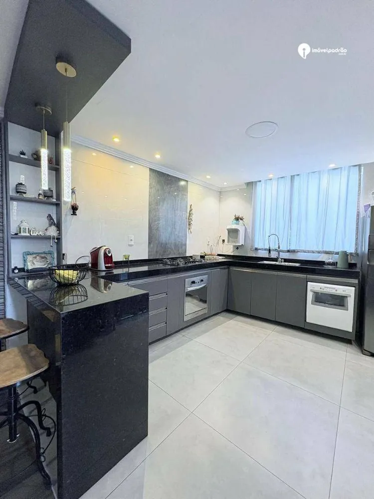 Casa, 3 quartos, 250 m² - Foto 9