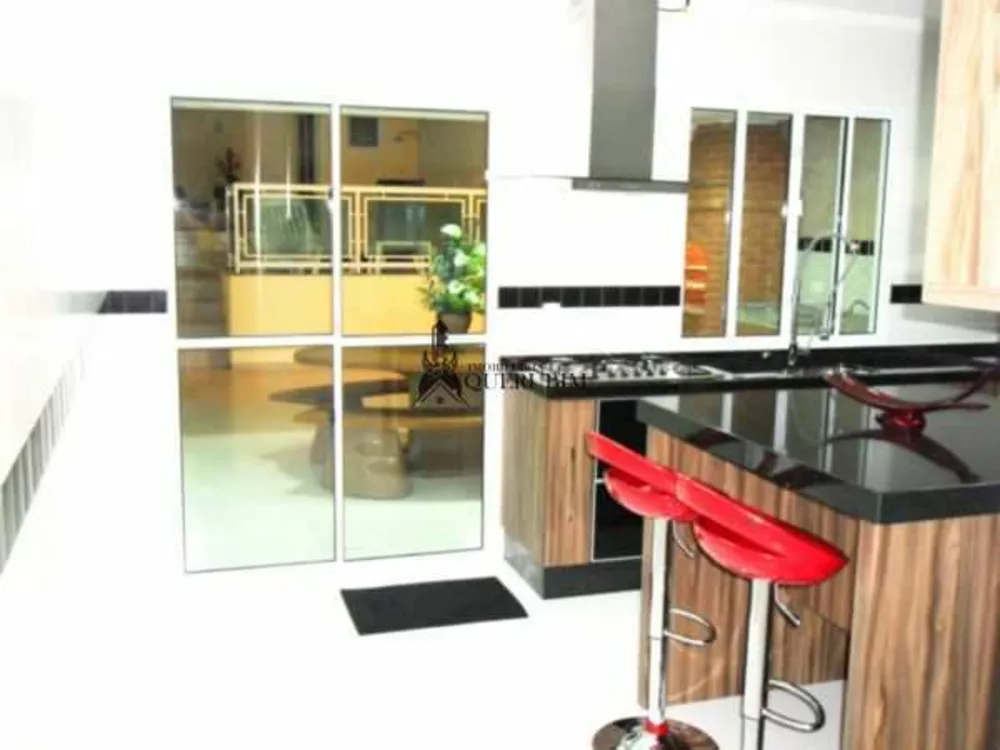Sobrado, 3 quartos, 191 m² - Foto 1