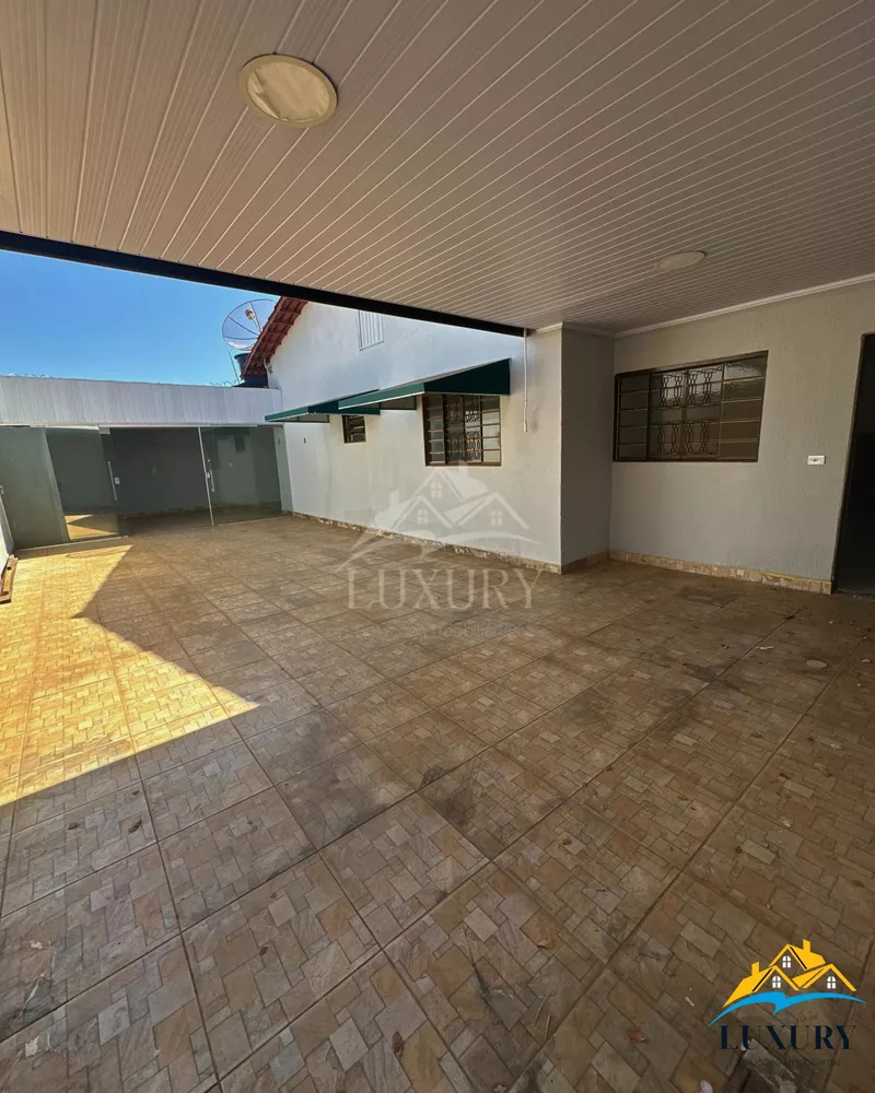 Casa à venda com 3 quartos, 150m² - Foto 1