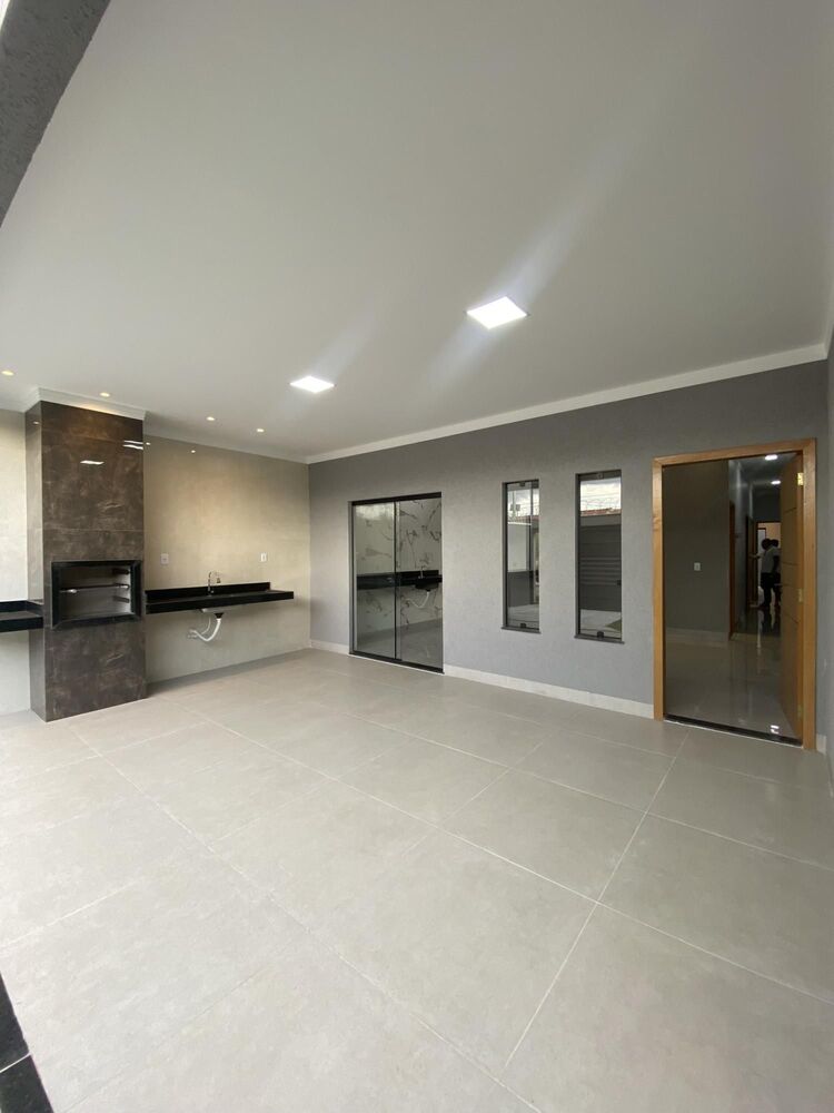 Casa à venda com 3 quartos, 105m² - Foto 1