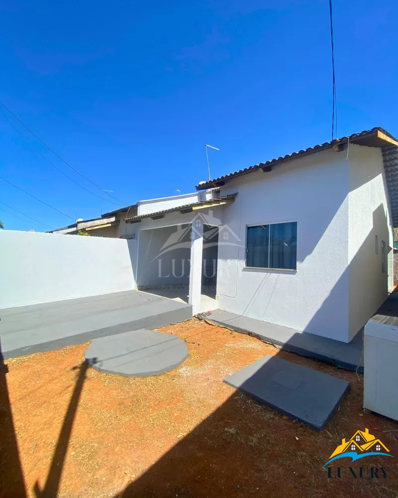 Casa à venda com 2 quartos, 90m² - Foto 1