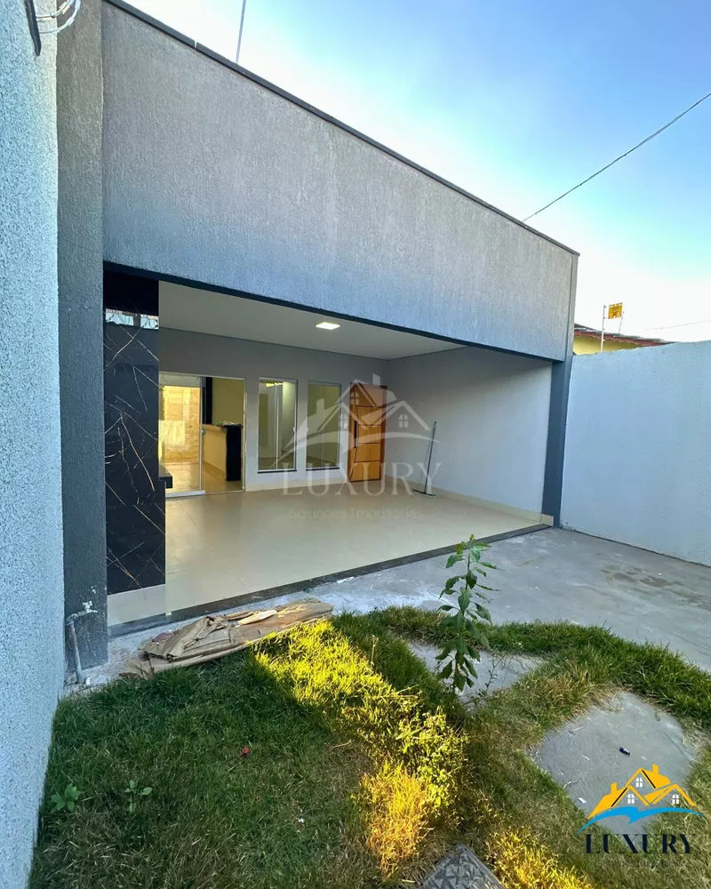 Casa à venda com 3 quartos, 129m² - Foto 1