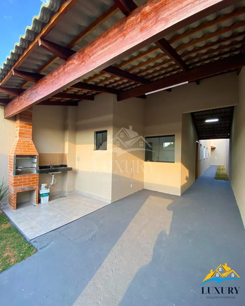 Casa à venda com 3 quartos, 91m² - Foto 1