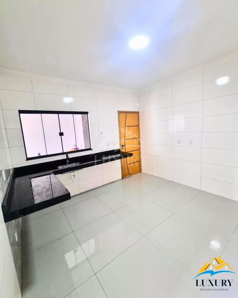 Casa à venda com 3 quartos, 100m² - Foto 3