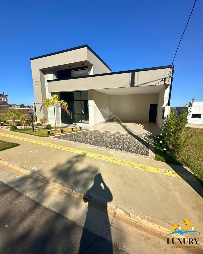 Casa de Condomínio à venda com 3 quartos, 221m² - Foto 1