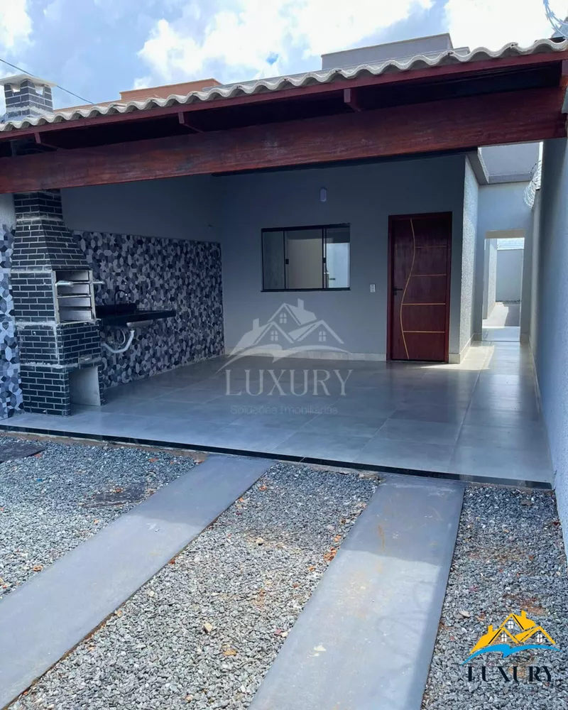 Casa à venda com 2 quartos, 90m² - Foto 1