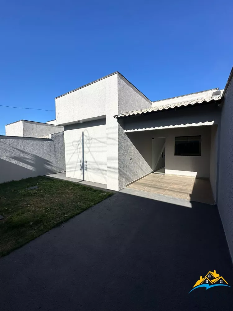 Casa à venda com 3 quartos, 88m² - Foto 1