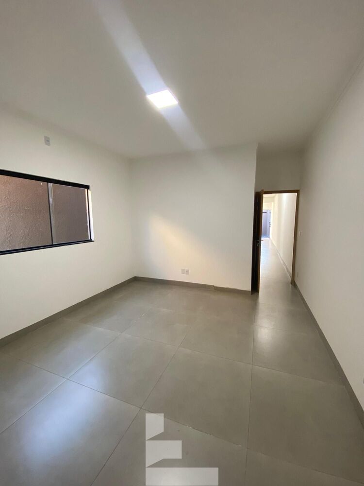 Casa à venda com 2 quartos, 70m² - Foto 3