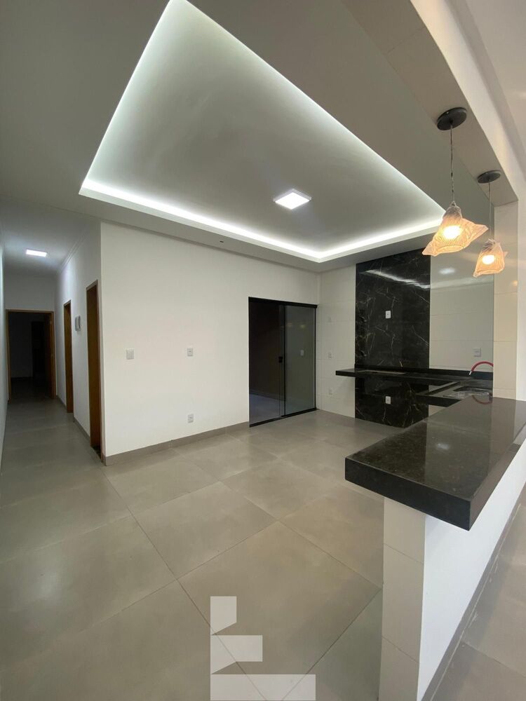 Casa à venda com 2 quartos, 70m² - Foto 1