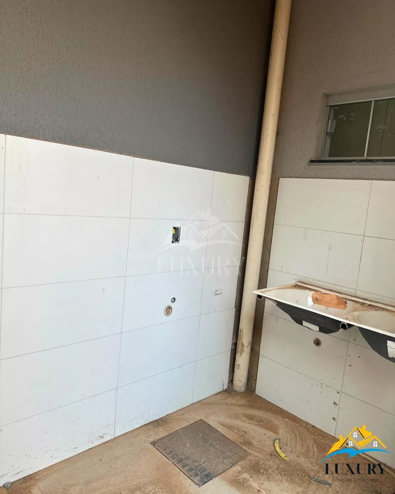 Casa à venda com 3 quartos, 90m² - Foto 11